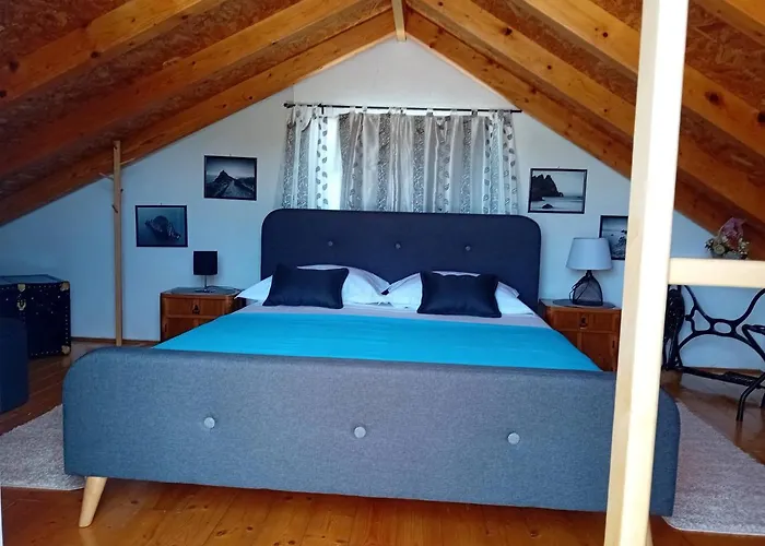 The Quiet Nyaraló *